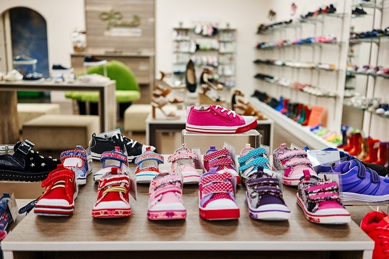 Франшиза детской обуви: плюсы и минусы, критерии выбора, возможные риски,  отзывы